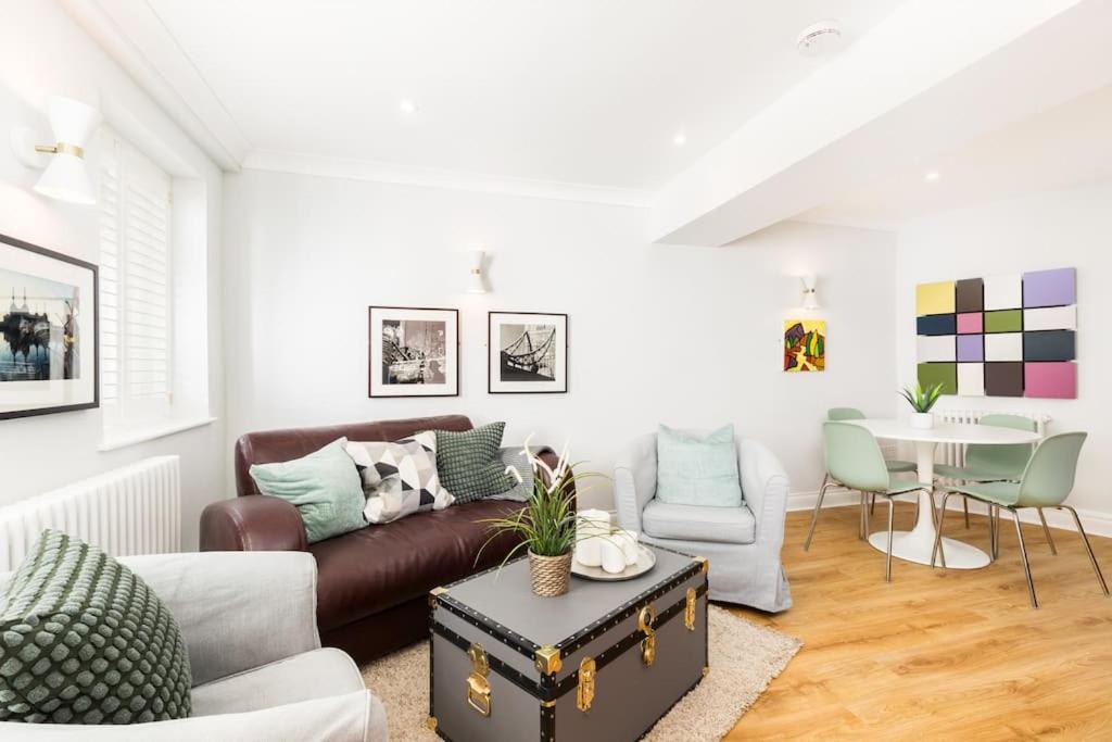 Fabulous Ground Floor Apartment. * Great Malvern